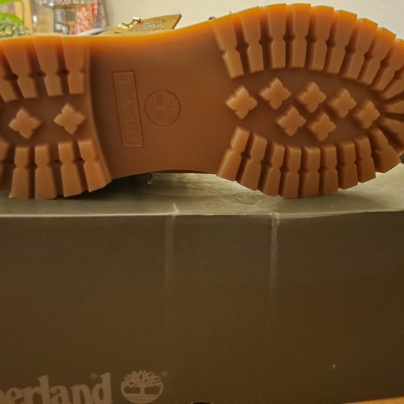 Timberland Boots size 11.5 wide - Picture 3 of 4